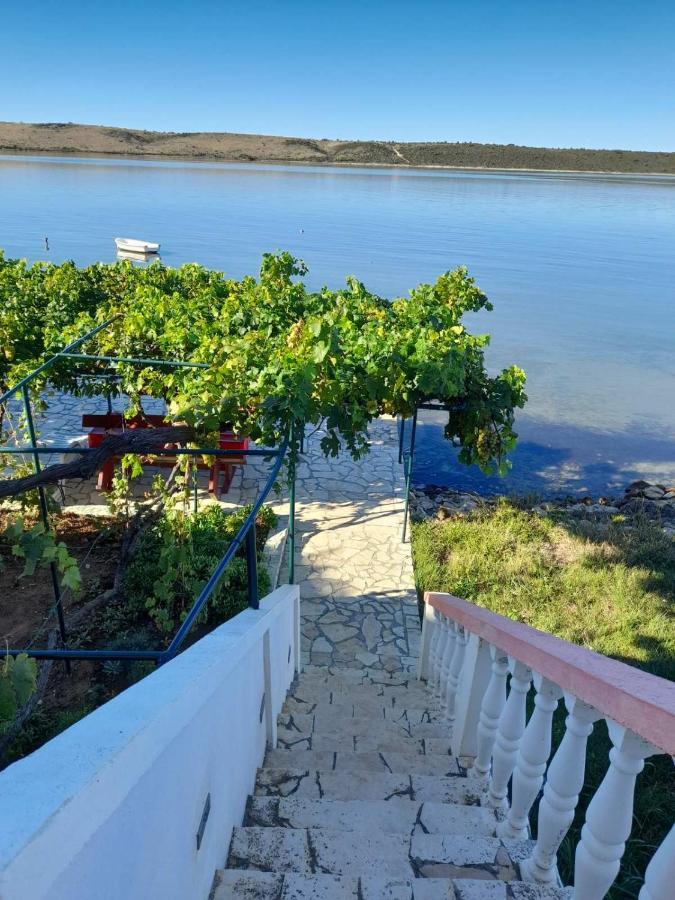 Apartmani Mirko Ljubac Ražanac Buitenkant foto